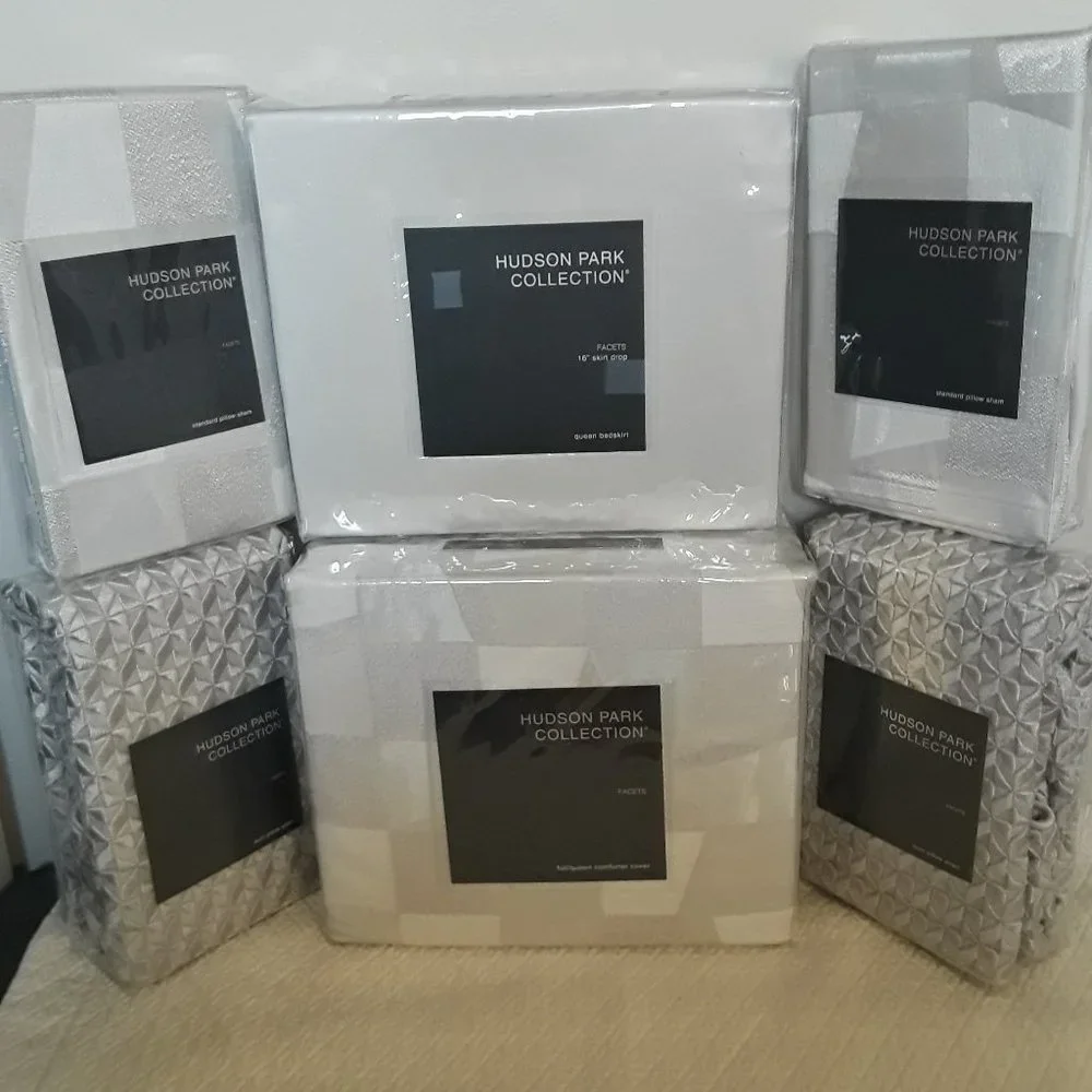 Hudson Park Facets Queen Bedding Set